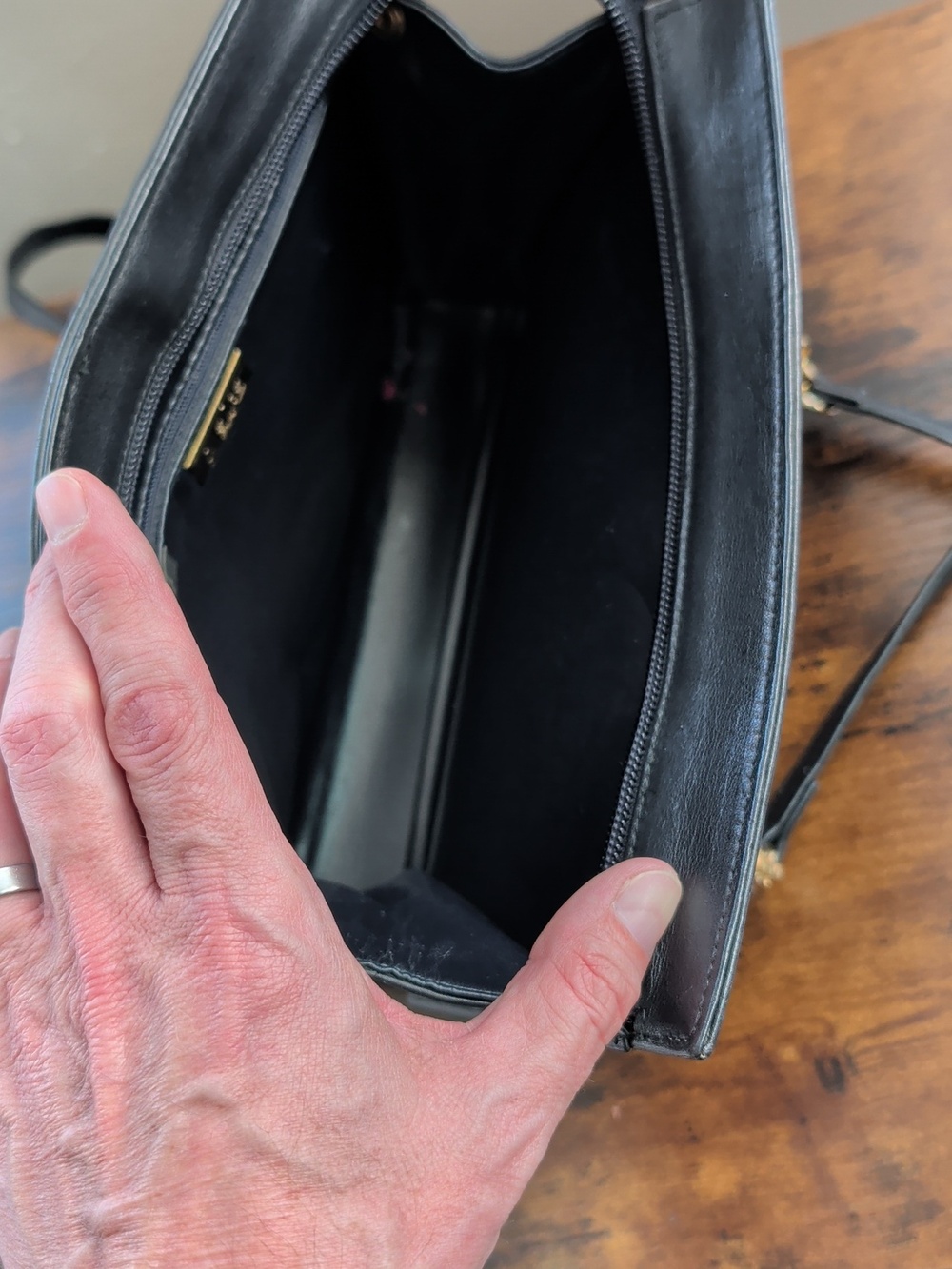 Alfa Italy Leather Hand Bag - Picture 11 of 15